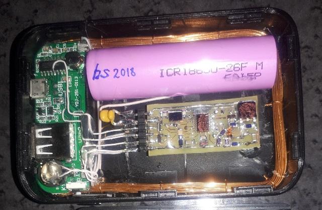 AM ჯამერი iPhone 4-ის კორპუსში